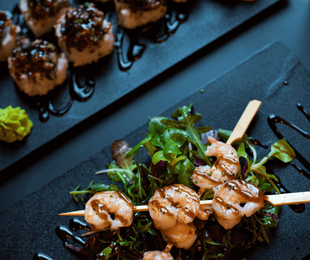 steamed-food-with-leafs-on-table-1833349@2x-1.png